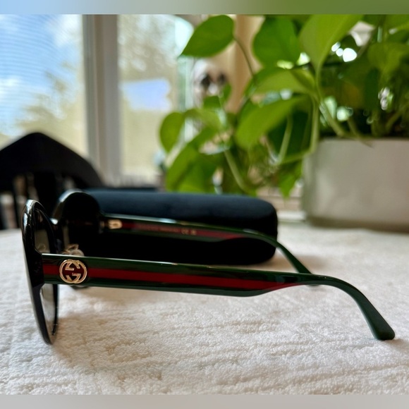 GUCCI - GG0849SK BLACK/GREEN WOMENS SUNGLASSES - Picture 4 of 5